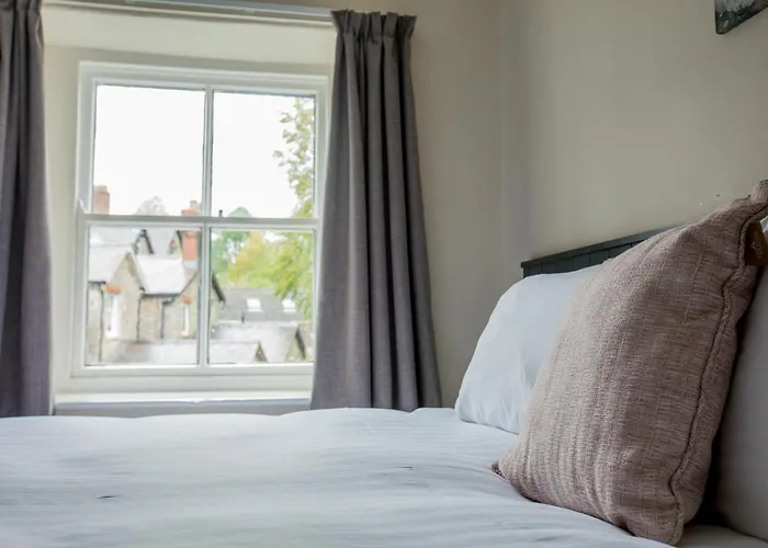 بيت ريفي Craven Heifer *